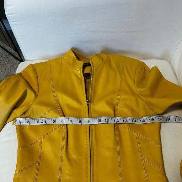 Danier leather jacket - Picture 17 of 17